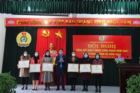 LĐLĐ huyện Kim Sơn tổ chức Hội nghị tổng kết công tác công đoàn năm 2021