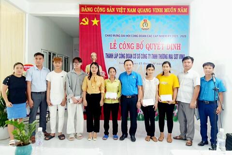 Liên đoàn Lao động huyện Yên Mô tổ chức Lễ công bố quyết định thành lập CĐCS Công ty TNHH Thương mại SDT Vina