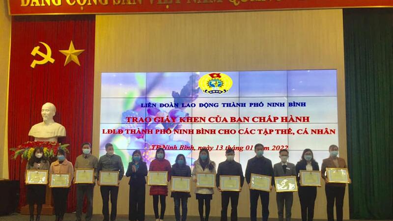 LĐLĐ thành phố Ninh Bình tổ chức Hội nghị tổng kết công tác công đoàn năm 2021