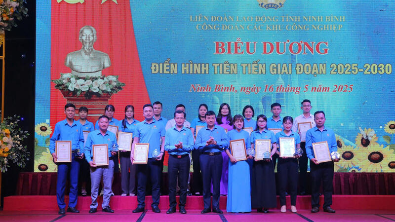 Công đoàn các KCN tổ chức hội nghị điển hình tiên tiến trong CNVCLĐ giai đoạn 2025-2030